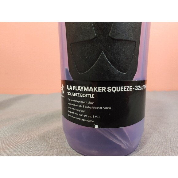 Under Armour Playmaker Squeeze Bottle 32 oz Planet Purple - Picture 2 of 7